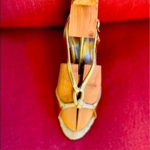 PRADA with rope knot & rattan heels.